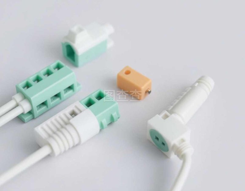 连接器选购指南：了解常见规格与应用场景